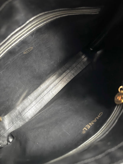 CHANEL Caviar Flap Shoulder Bag