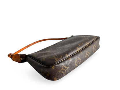 LOUIS VUITTON Monogram Pochette