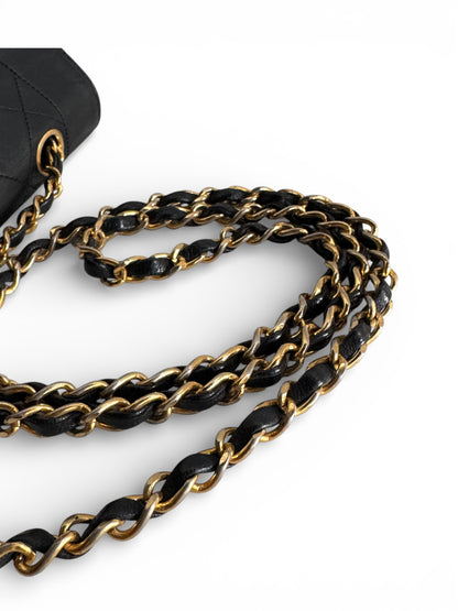 CHANEL Classic Lambskin Single Flap