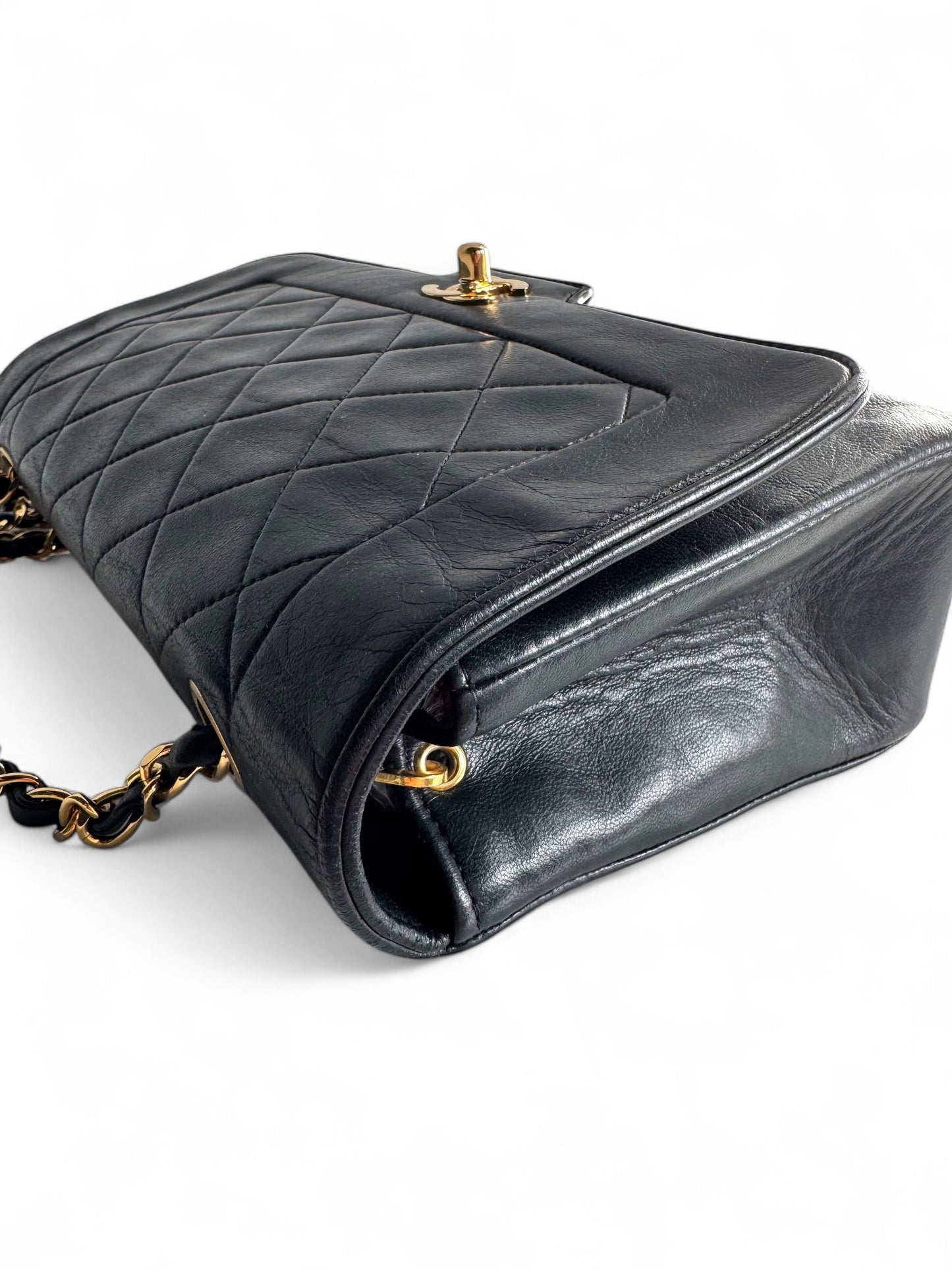 CHANEL Classic Lambskin Single Flap