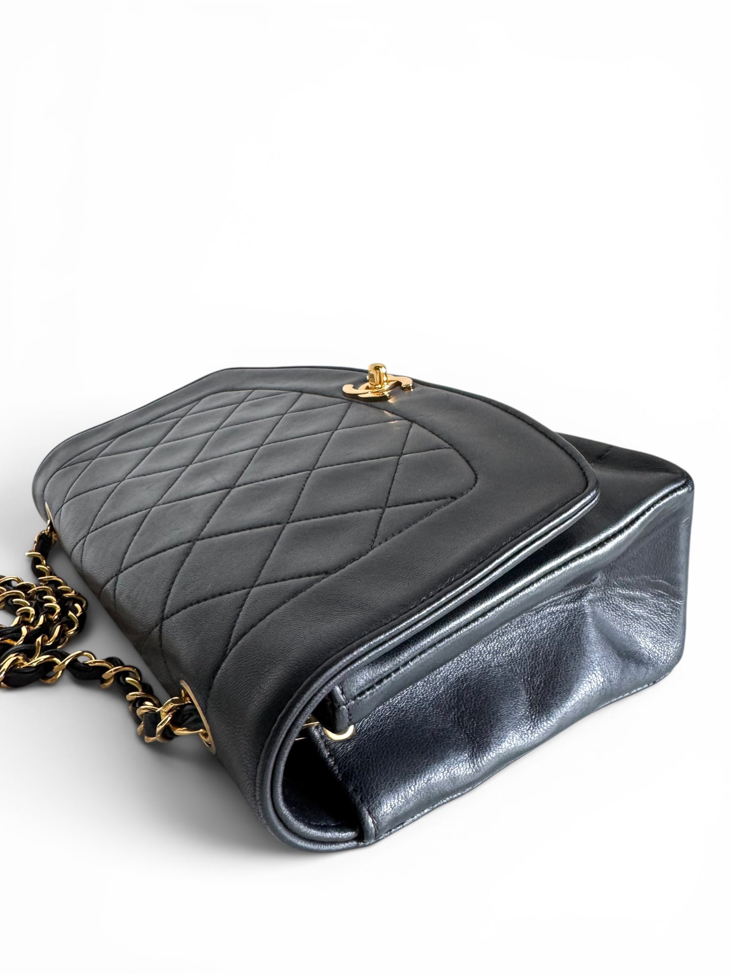CHANEL Lambskin Diana Quilted Medium Single Flap