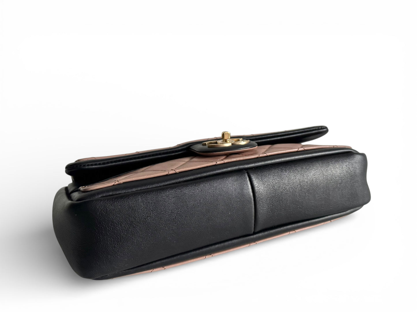 CHANEL Calfskin Quilted Medium Graphic Flap