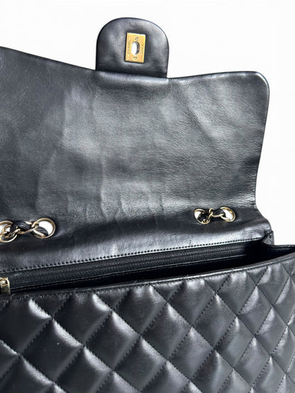 CHANEL Lambskin Quilted Jumbo Single Flap