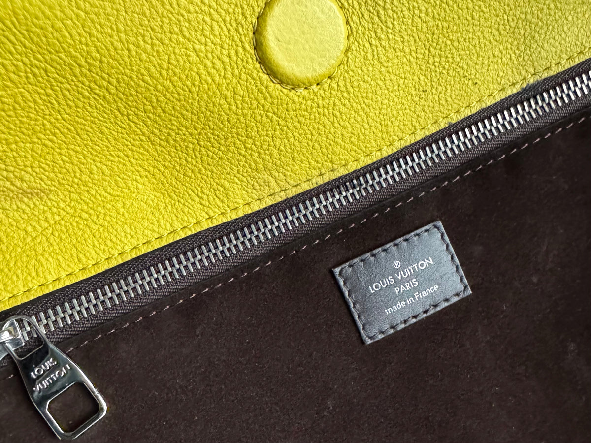 LOUIS VUITTON Veau Cachemire Tote W PM